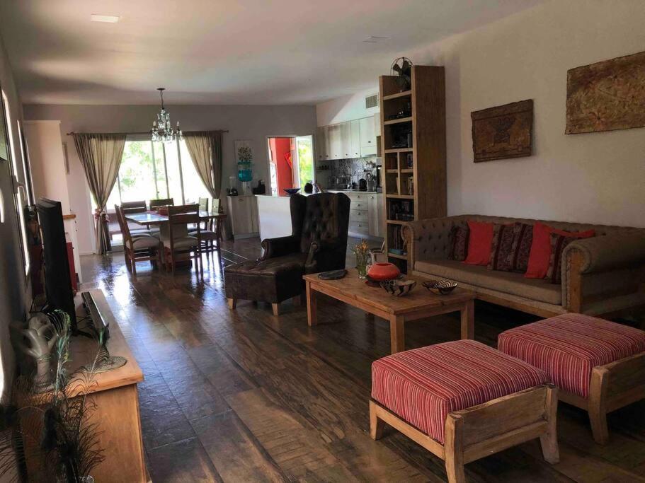 Excelente Casa En Barrio Privado Los Arces Pilar  Exterior photo